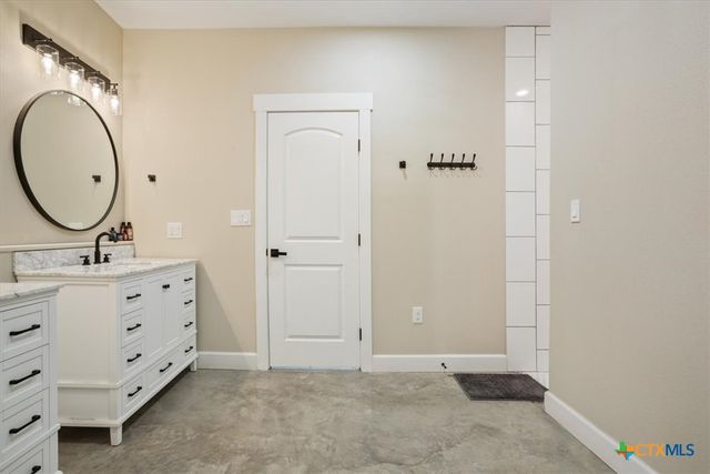 1490 Dos Hermanas Road, Salado, TX 76571
