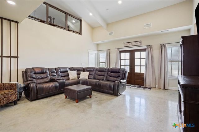 1490 Dos Hermanas Road, Salado, TX 76571