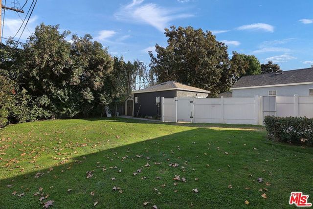5318 Teesdale Avenue, Valley Village, CA 91607