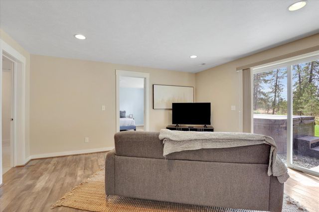 11320 S Stangland Rd, Medical Lake, WA 99022