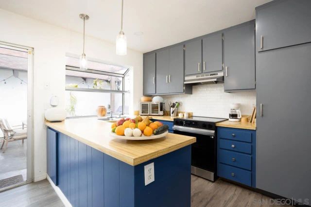 2828 Alta View Dr E, San Diego, CA 92139