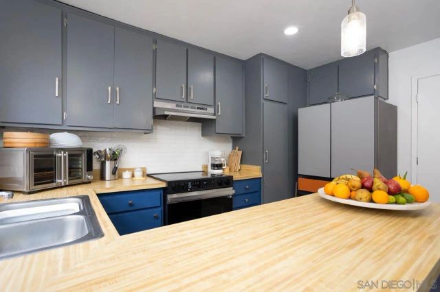 2828 Alta View Dr E, San Diego, CA 92139