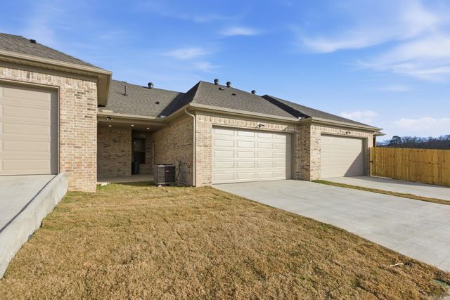 205 Edgewood Circle, Little Rock, AR 72223