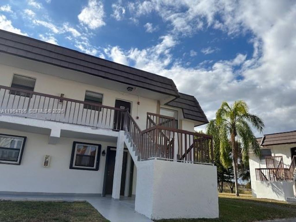 14925 SW 104th St 3-206, Miami, FL 33196