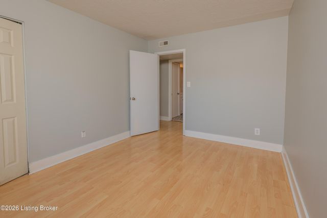 726 Zorn Ave 5, Louisville, KY 40206