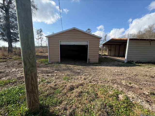 22016 Norma Jean Ln, Holden, LA 70744