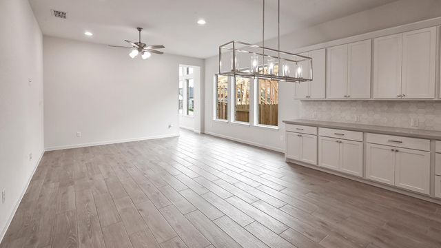 128 Endurance DR, Kyle, TX 78640