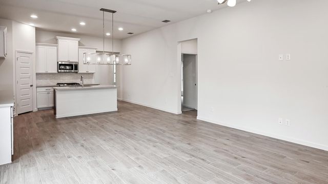 128 Endurance DR, Kyle, TX 78640