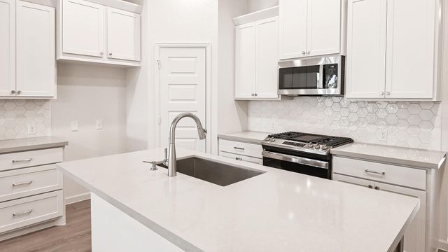 128 Endurance DR, Kyle, TX 78640