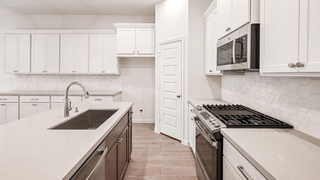 128 Endurance DR, Kyle, TX 78640