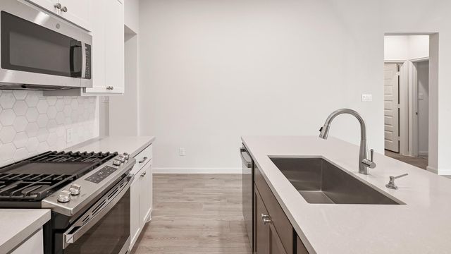 128 Endurance DR, Kyle, TX 78640