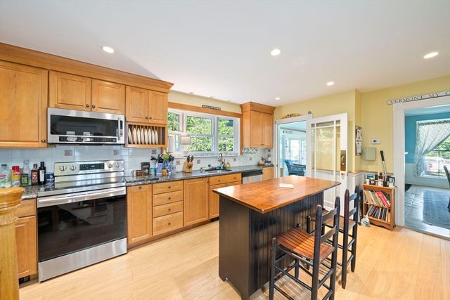 696 Commercial St, Weymouth, MA 02189