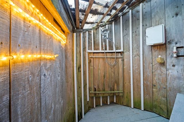 696 Commercial St, Weymouth, MA 02189
