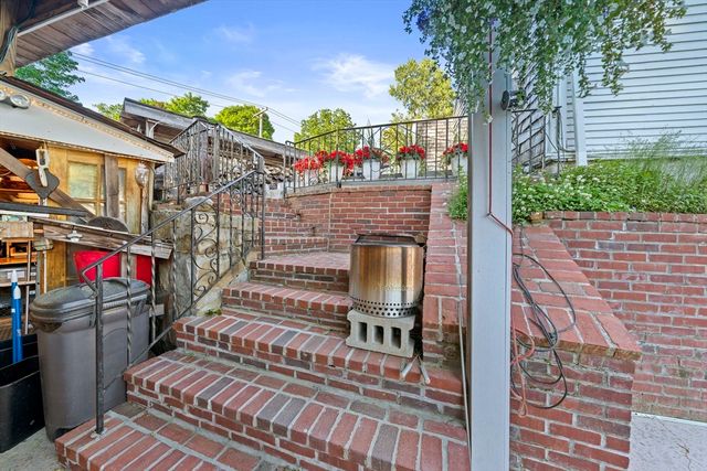 696 Commercial St, Weymouth, MA 02189
