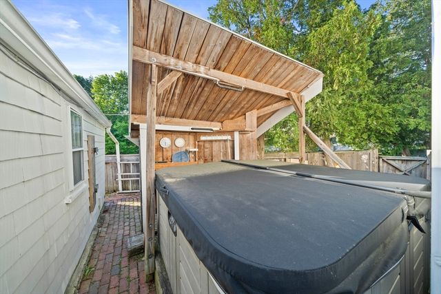 696 Commercial St, Weymouth, MA 02189