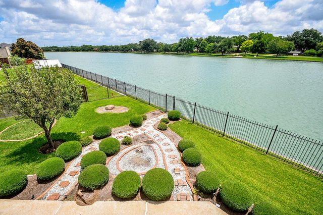 4202 Lakewood Court, Missouri City, TX 77459