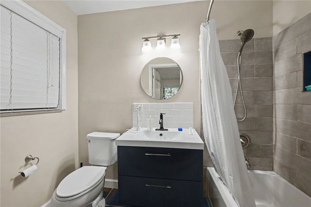 101 Thruston Boulevard, Oakwood, OH 45409