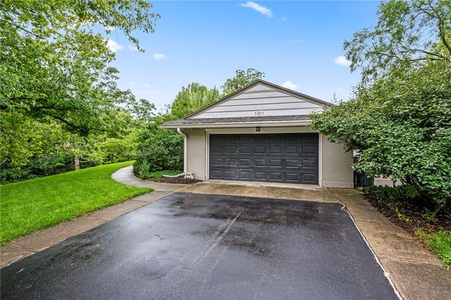 101 Thruston Boulevard, Oakwood, OH 45409