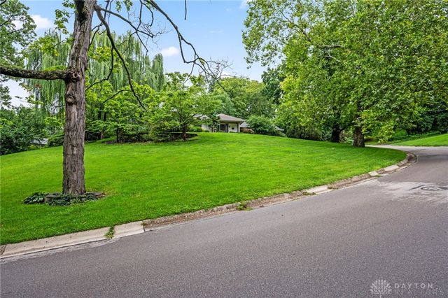 101 Thruston Boulevard, Oakwood, OH 45409