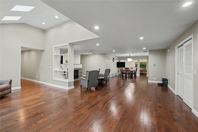 101 Thruston Boulevard, Oakwood, OH 45409