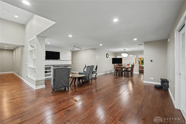 101 Thruston Boulevard, Oakwood, OH 45409