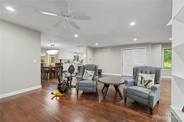 101 Thruston Boulevard, Oakwood, OH 45409