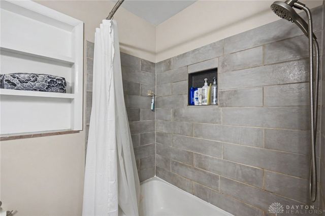 101 Thruston Boulevard, Oakwood, OH 45409