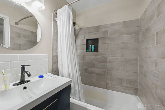 101 Thruston Boulevard, Oakwood, OH 45409