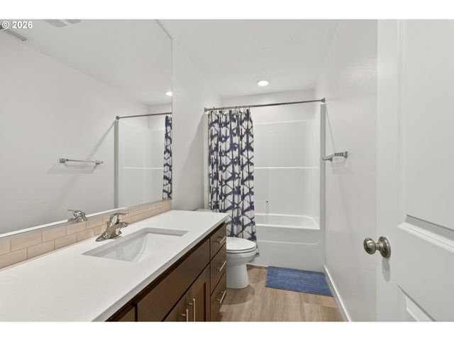 1722 N KALAPUYA Pl, Lafayette, OR 97127