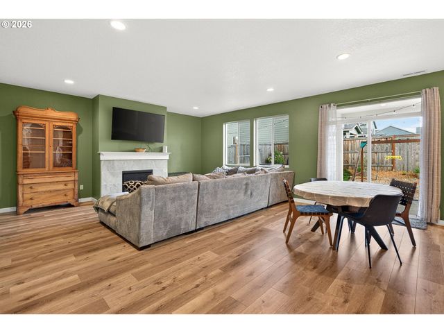 1722 N KALAPUYA Pl, Lafayette, OR 97127