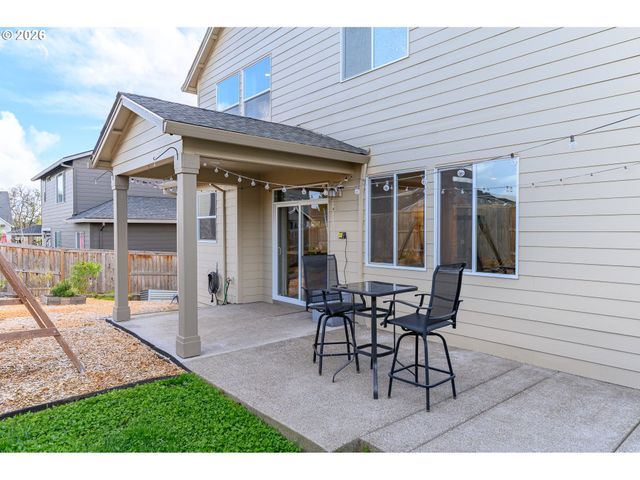 1722 N KALAPUYA Pl, Lafayette, OR 97127