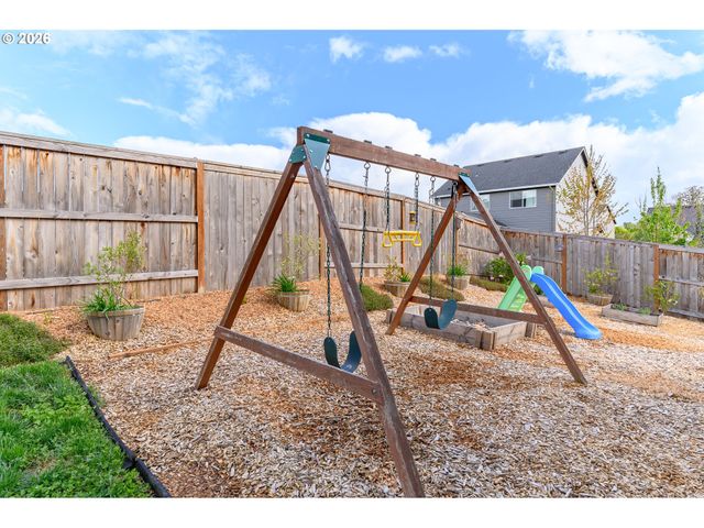 1722 N KALAPUYA Pl, Lafayette, OR 97127