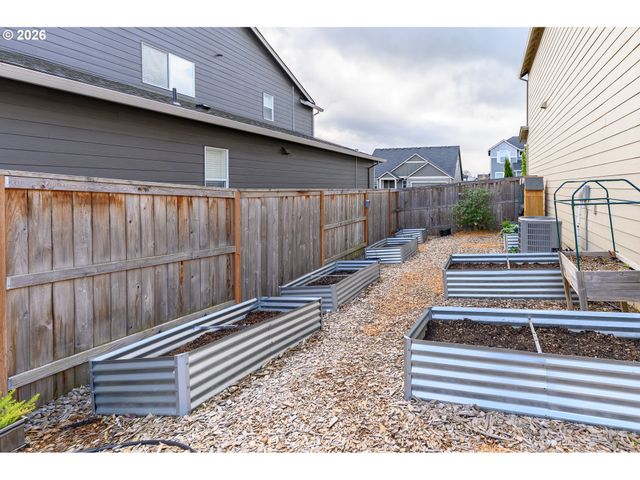 1722 N KALAPUYA Pl, Lafayette, OR 97127