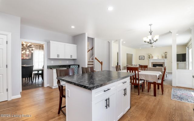 4308 Pleasant Glen Dr, Louisville, KY 40299