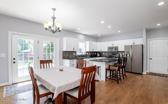 4308 Pleasant Glen Dr, Louisville, KY 40299