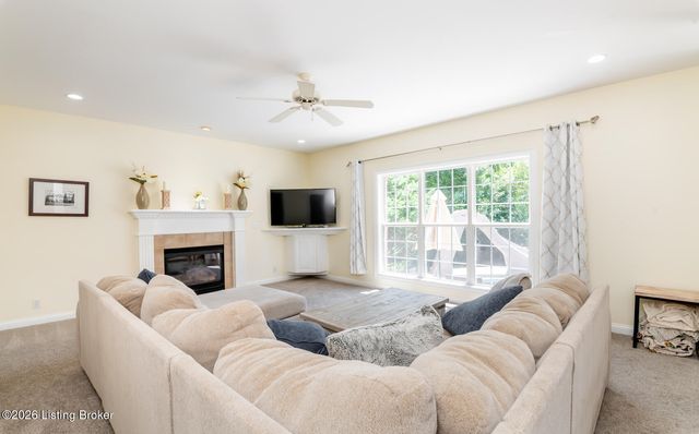 4308 Pleasant Glen Dr, Louisville, KY 40299