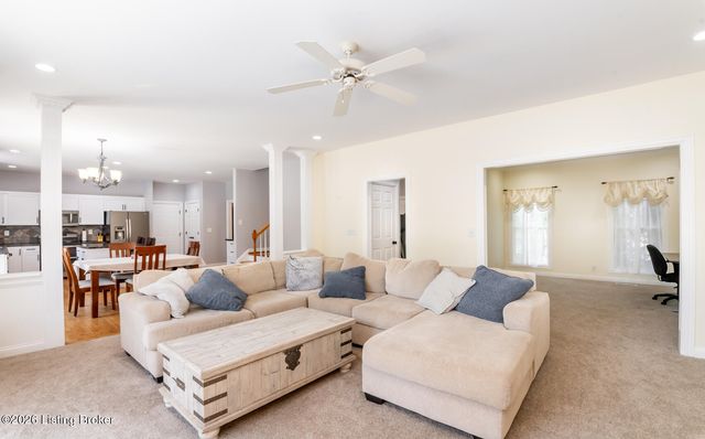 4308 Pleasant Glen Dr, Louisville, KY 40299