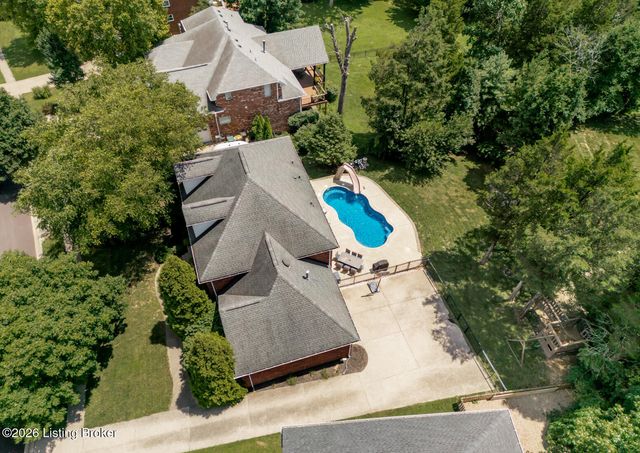 4308 Pleasant Glen Dr, Louisville, KY 40299