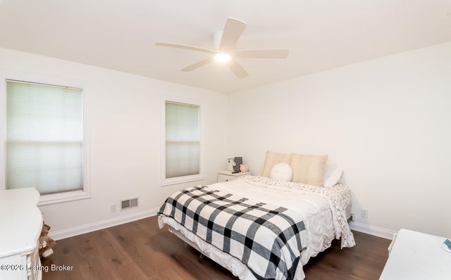 4308 Pleasant Glen Dr, Louisville, KY 40299