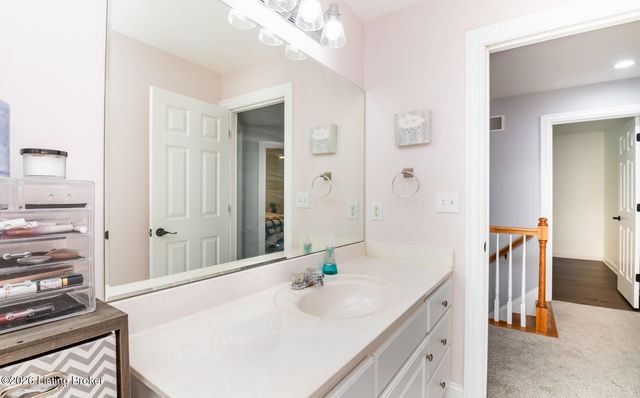 4308 Pleasant Glen Dr, Louisville, KY 40299