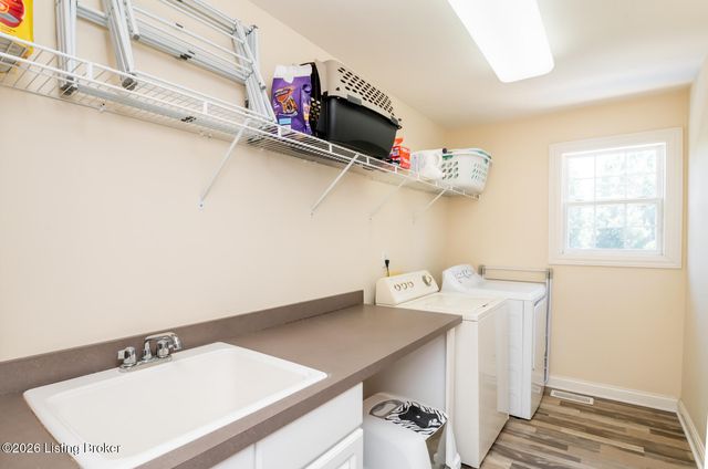 4308 Pleasant Glen Dr, Louisville, KY 40299