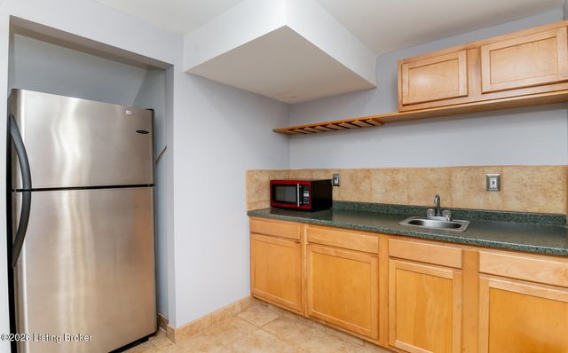 4308 Pleasant Glen Dr, Louisville, KY 40299