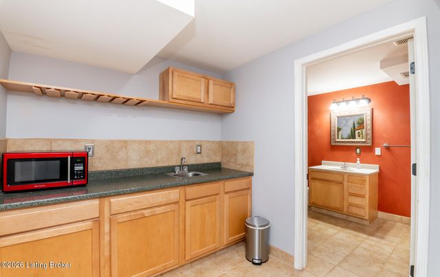 4308 Pleasant Glen Dr, Louisville, KY 40299