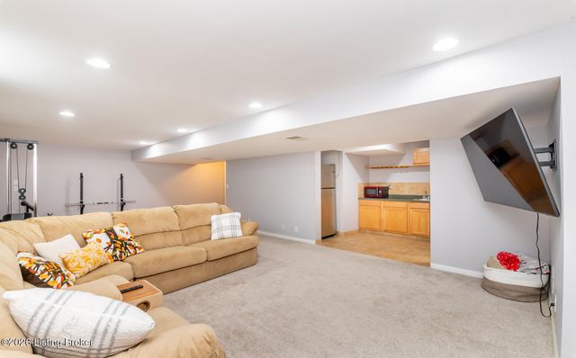 4308 Pleasant Glen Dr, Louisville, KY 40299