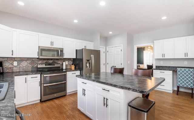 4308 Pleasant Glen Dr, Louisville, KY 40299