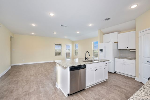 984 Amble Oak, Seguin, TX 78155