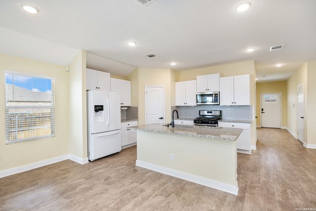 984 Amble Oak, Seguin, TX 78155