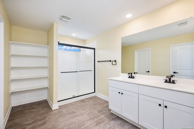 984 Amble Oak, Seguin, TX 78155