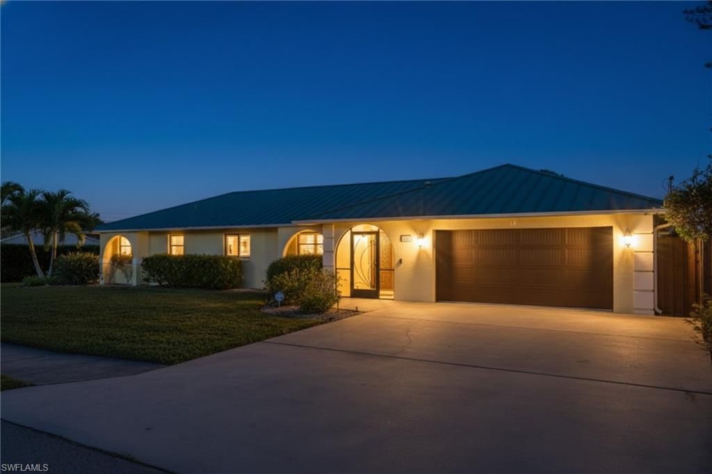595 103rd AVE N, NAPLES, FL 34108 — photo 2