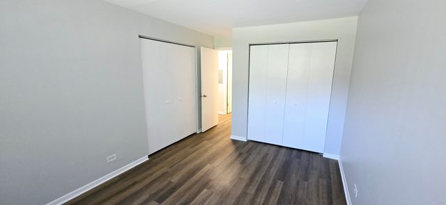 10 Oak Avenue 210, Westmont, IL 60559